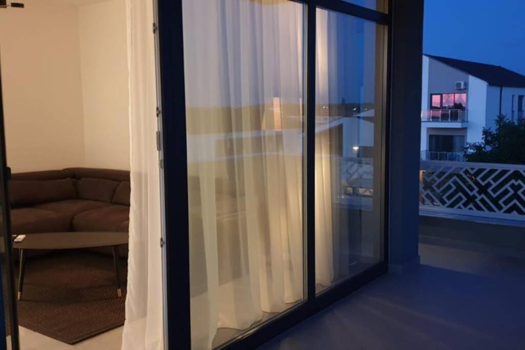 Papillon Apartment #6 Dumbravita  外观 照片